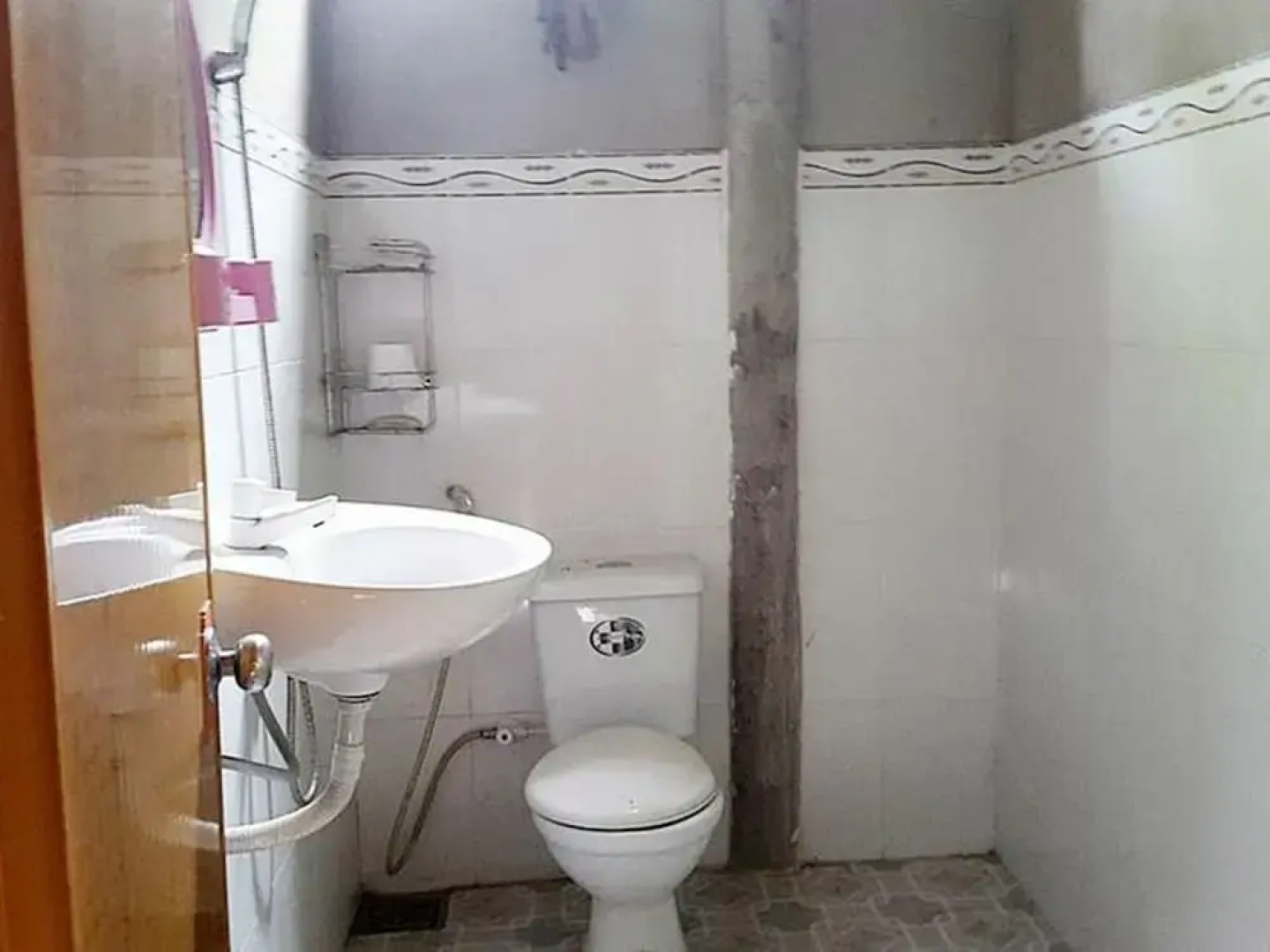 Peaceful Homestay in the Middle of Fruit Garden - Room With Public Restroom