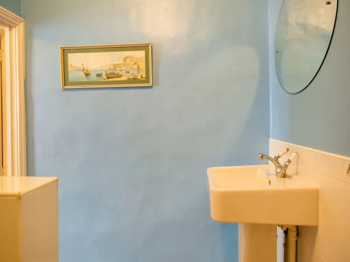 The Rose and Crown Hotel