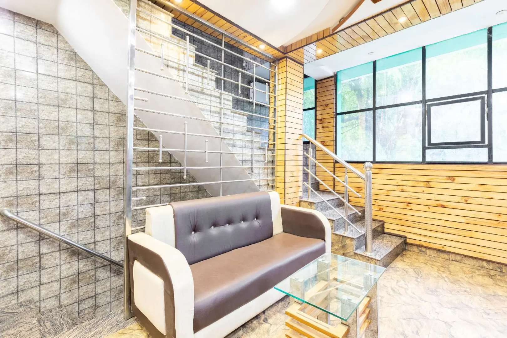 OYO 45301 Hotel Om Palace