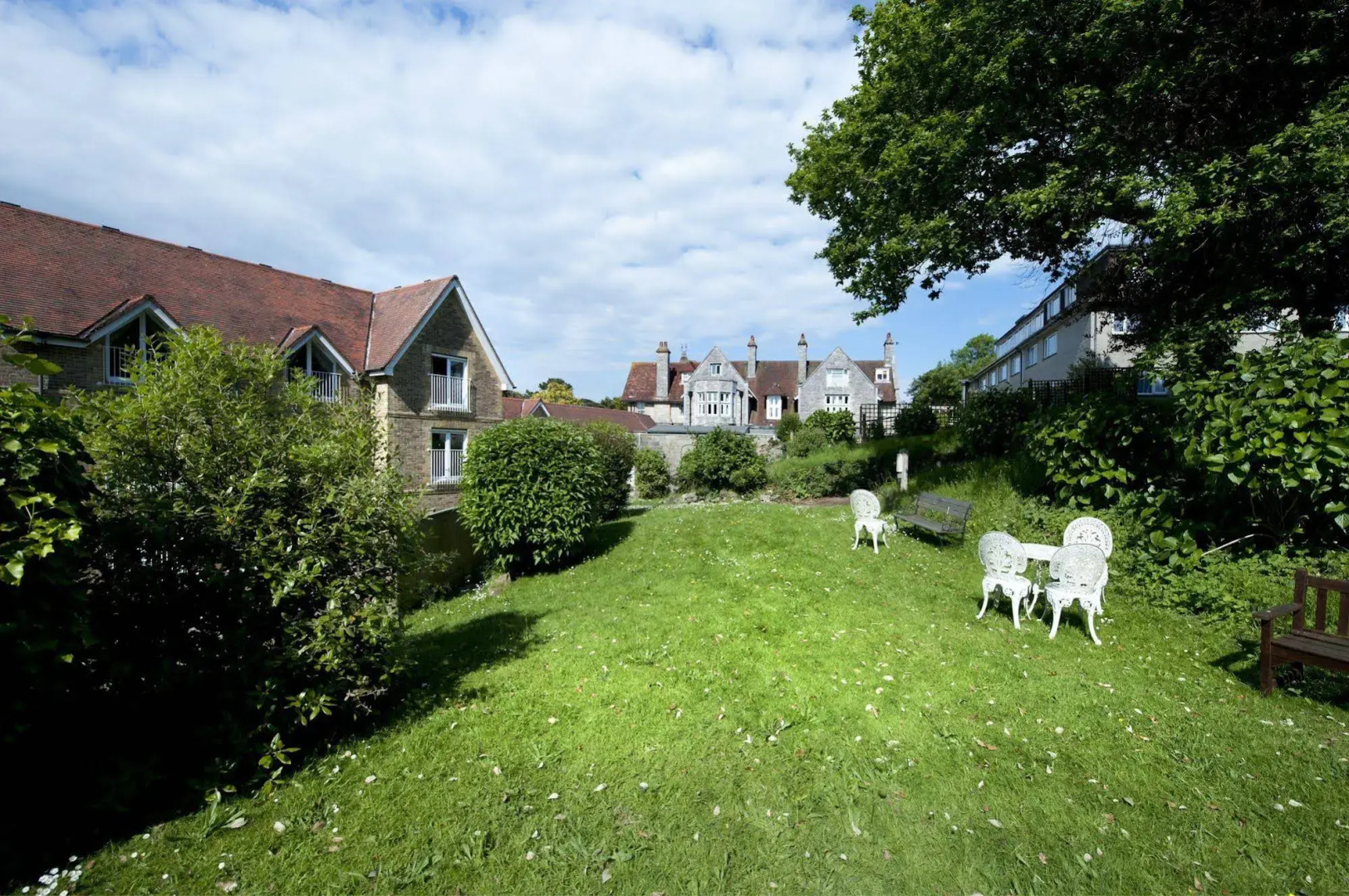 The Broadway Park Hotel