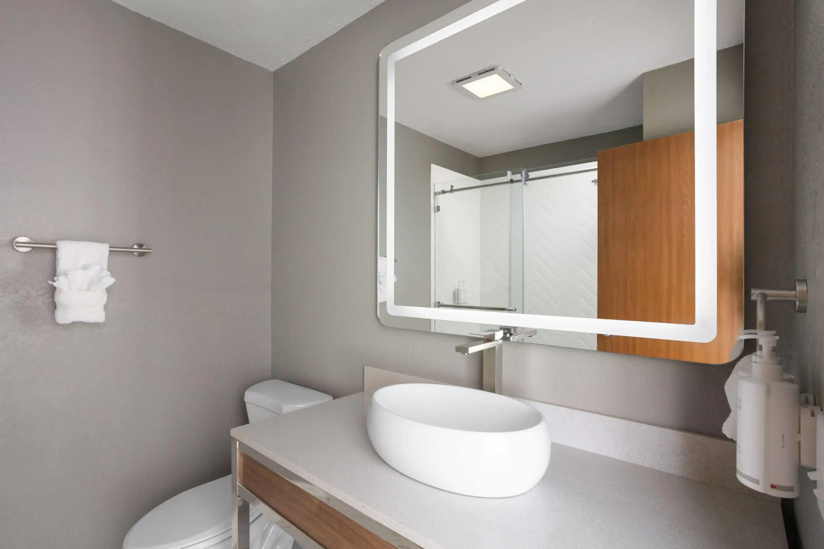 Days Inn by Wyndham Omaha/West Dodge