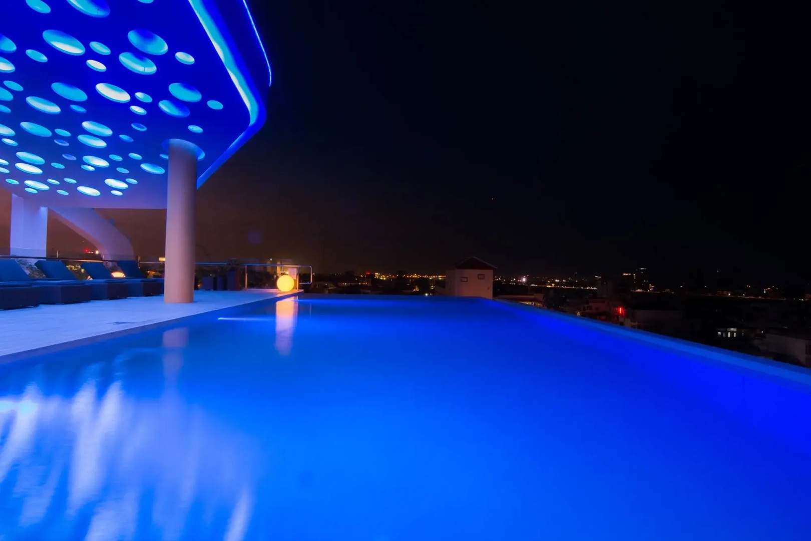 SUN & MOON, Urban Hotel