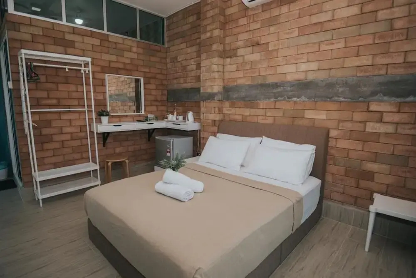 Ombak Deru Lodge