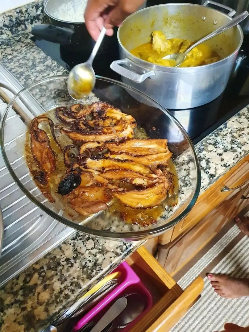 Villa With 2 Bedrooms in Poceirao, With Wonderful Mountain View, Enclosed Garden and Wifi Near the Beach