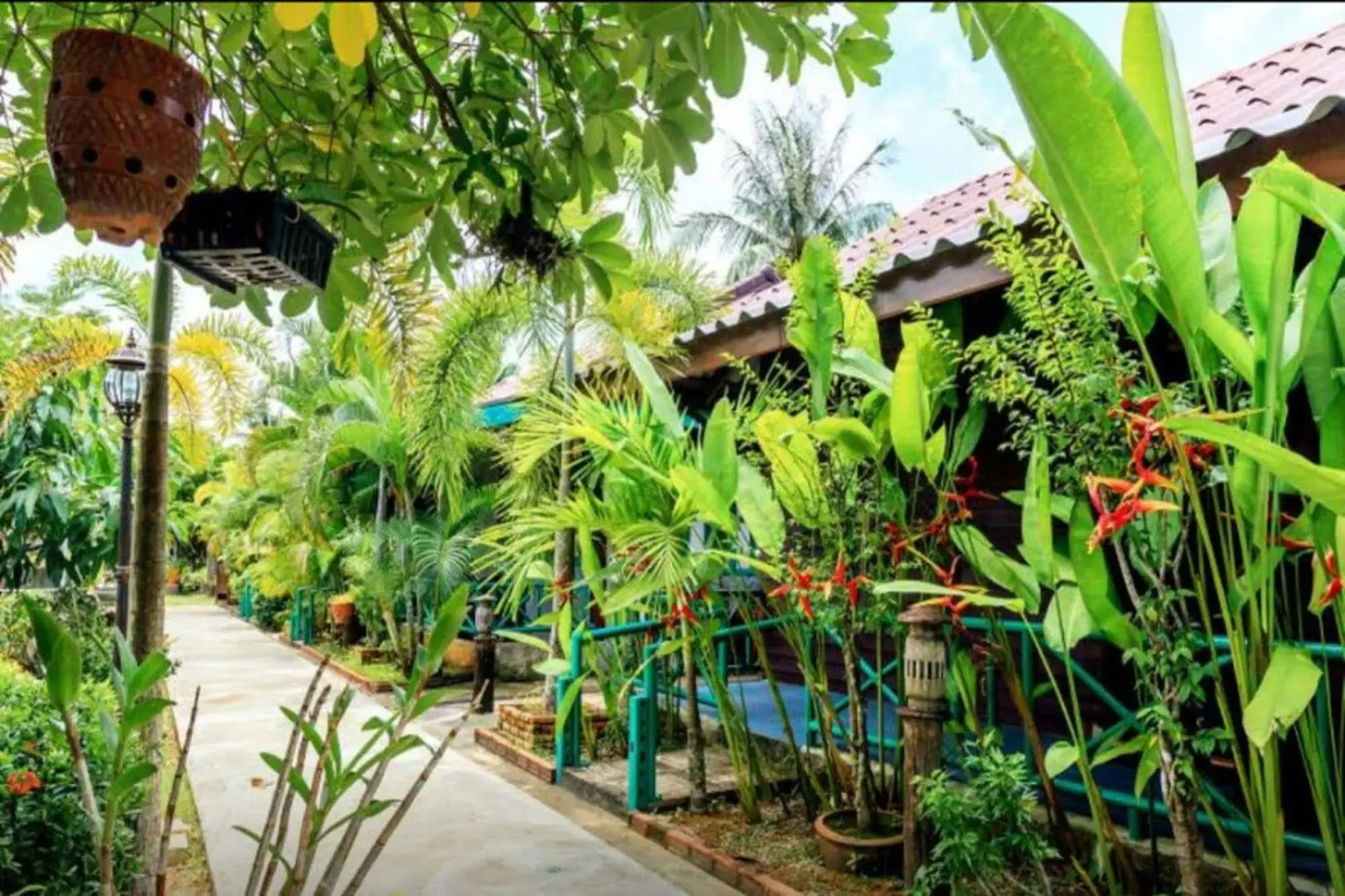 Pop Riverside Homestay