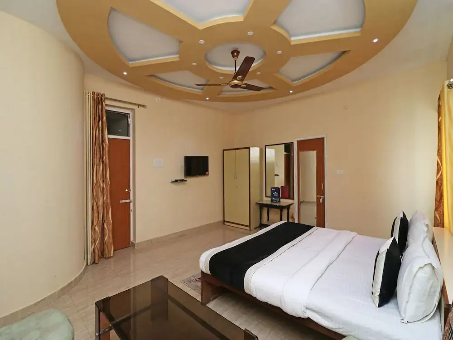 OYO 9307 Home Stay Hotel Nirmal Palace