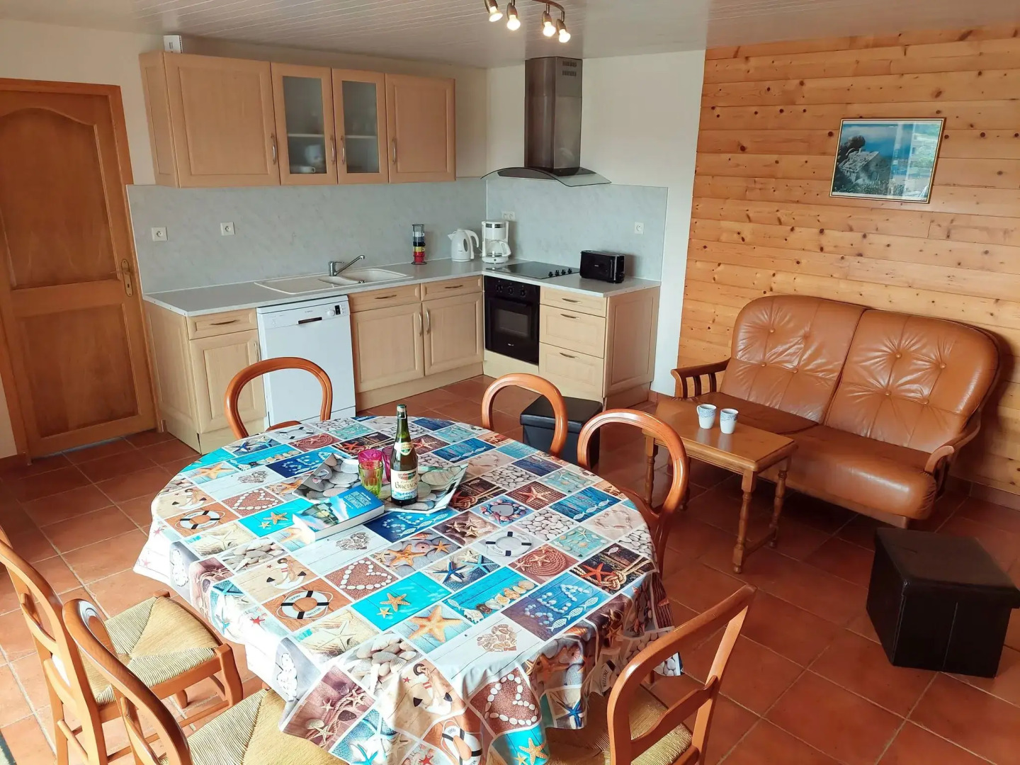 Semi-detached house with sea views, Cléder