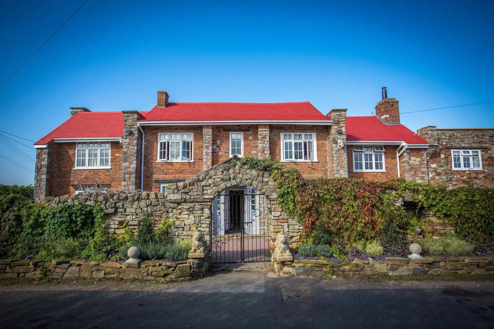The Crescent Turner Hotel