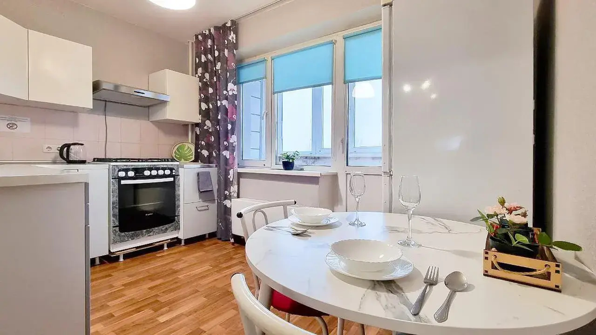 Niki Rent на Академика Жук 12