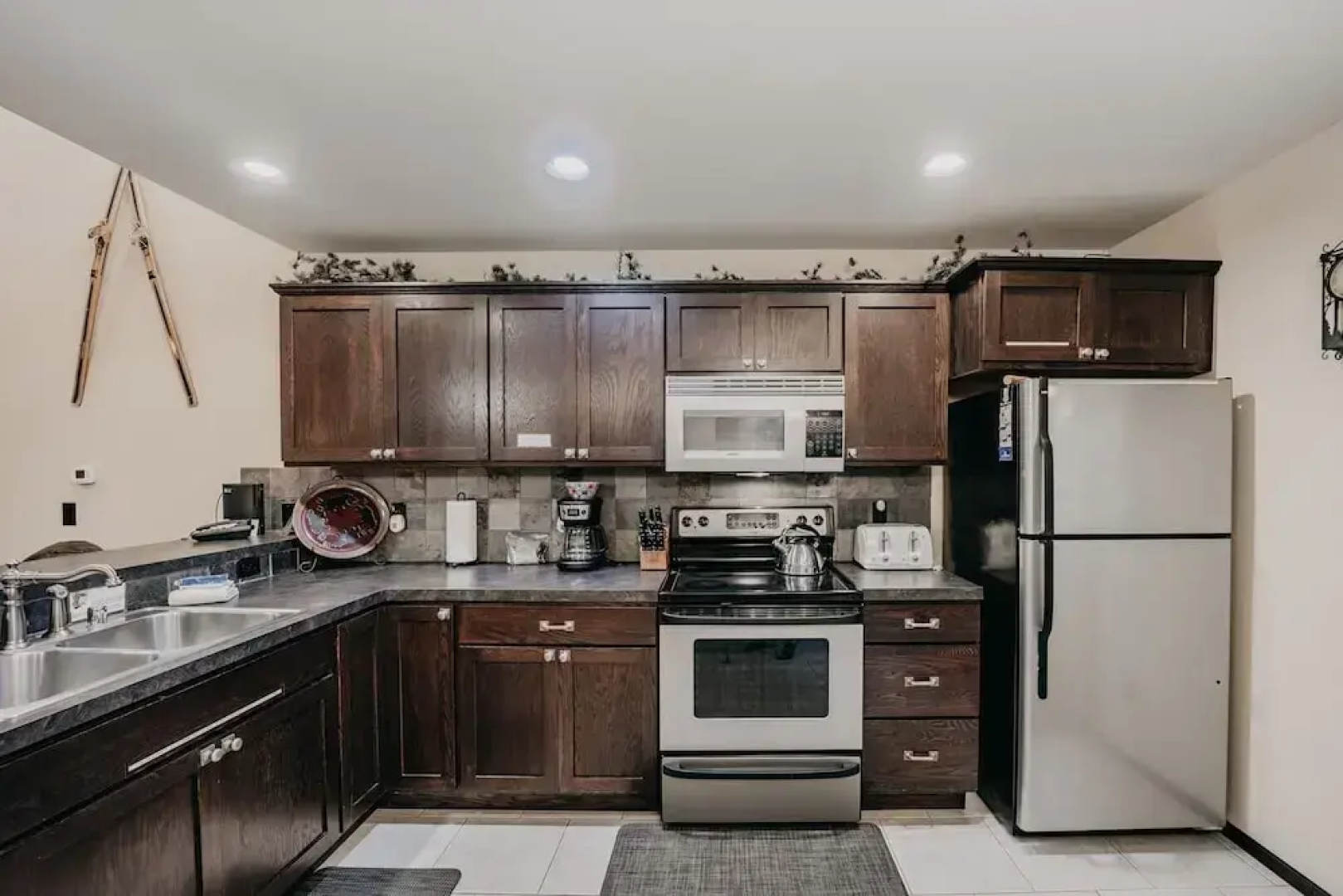 89gs - Hot Tub - Pets Ok - Wifi - Sleeps 4 1 Bedroom Home by RedAwning