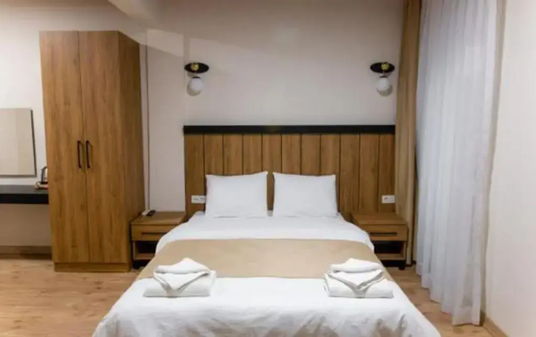 La Pera Suites