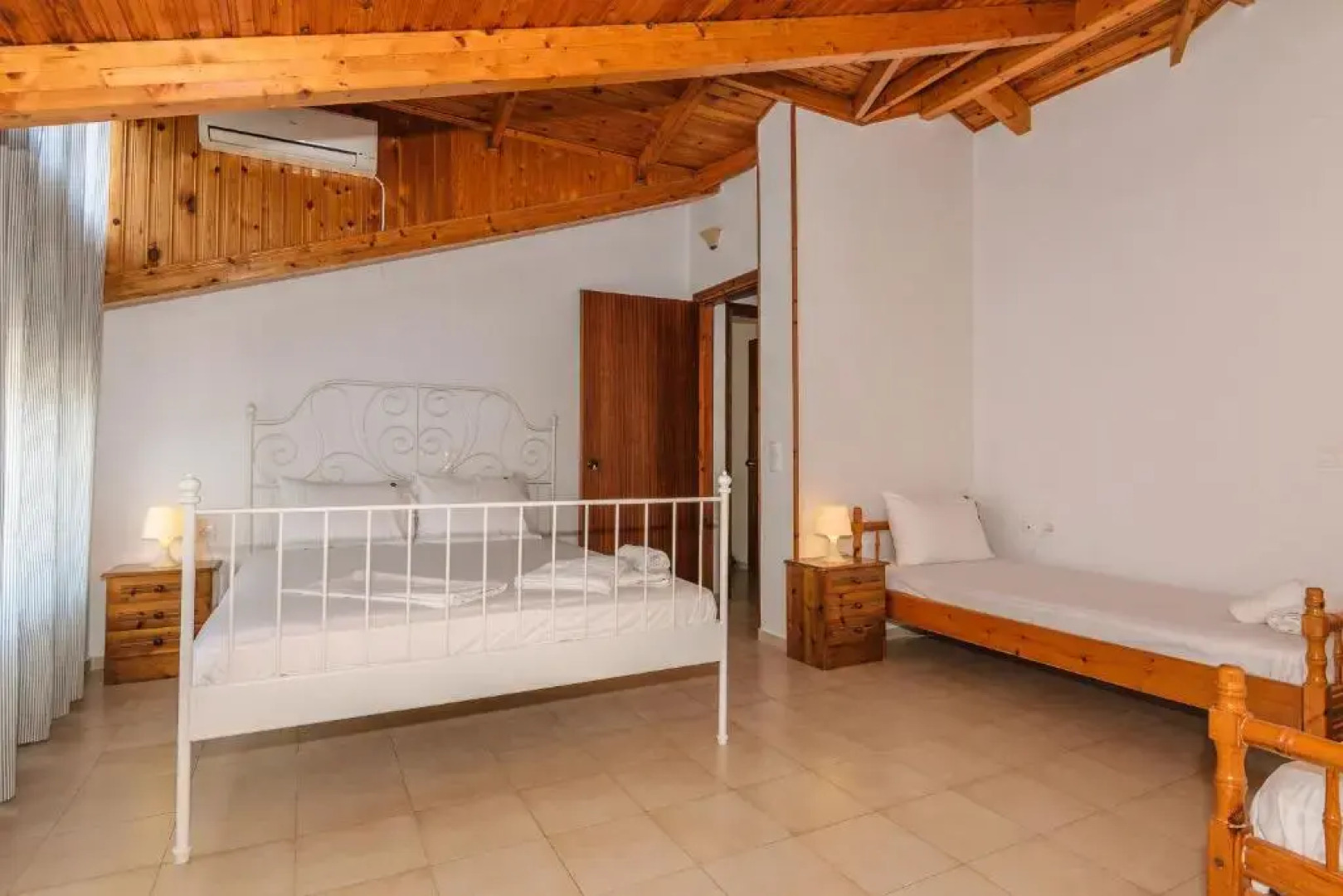 Denise Studios & Apartments