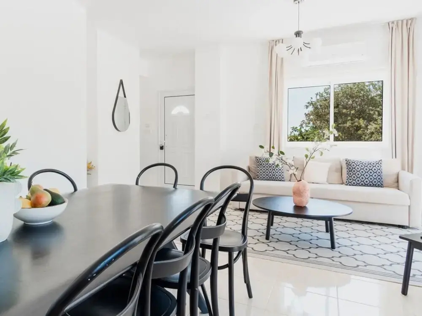 Gorgeous Vacation Apartment With Balcony and Stunning Views 1C All Yours