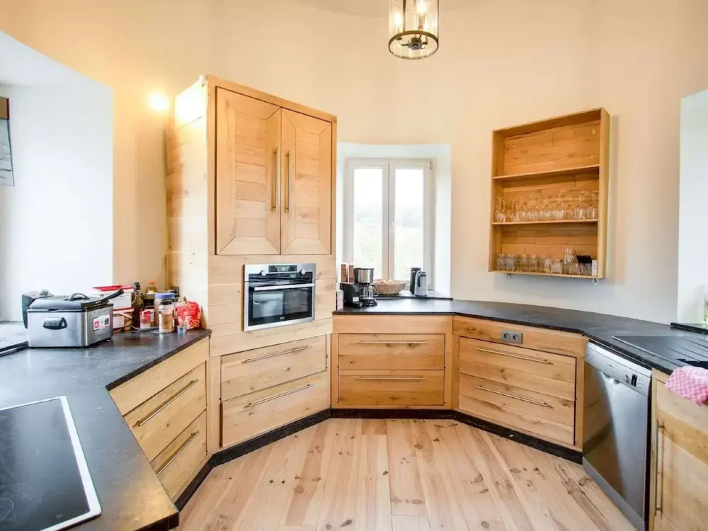 Wellness Castle With Cinema Bliss