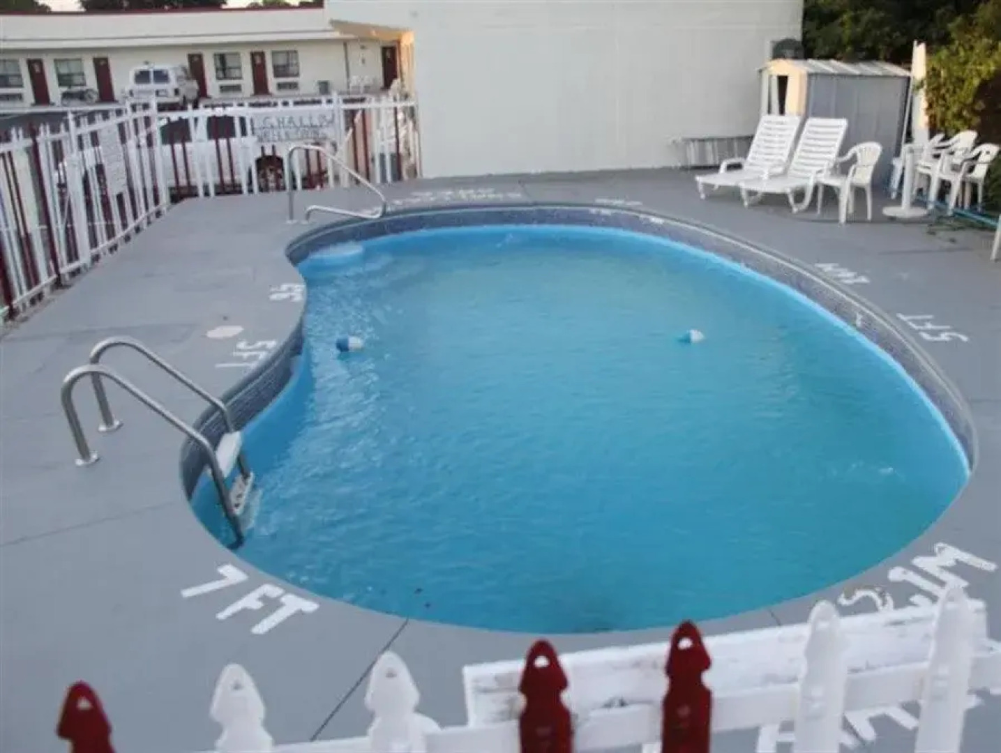 Niagara Inn & Suites