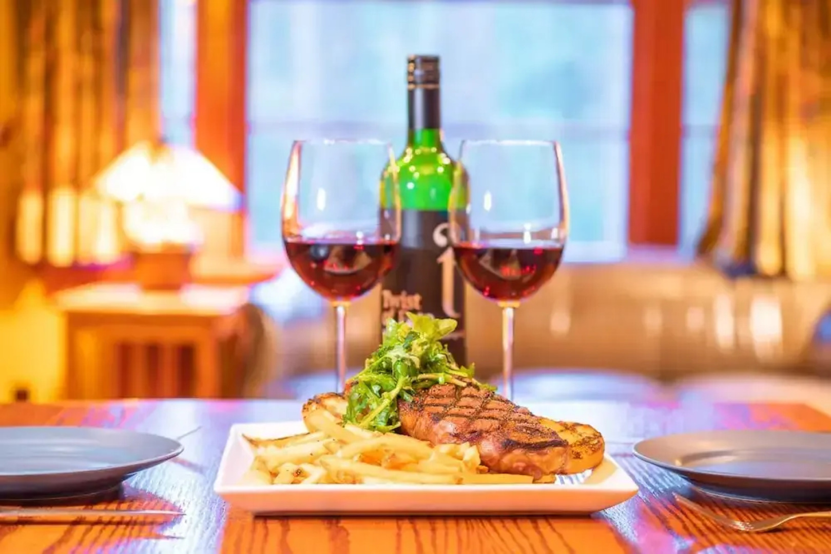 Johnston Canyon Lodge and Bungalows