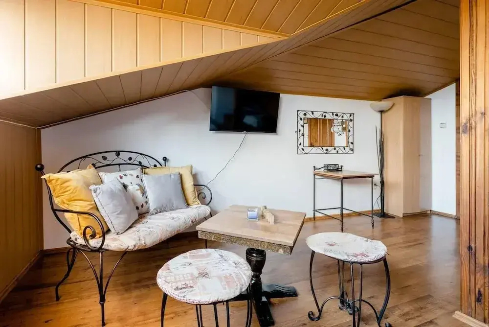 Lovely 5-bed Authentic House in the Arbanasi