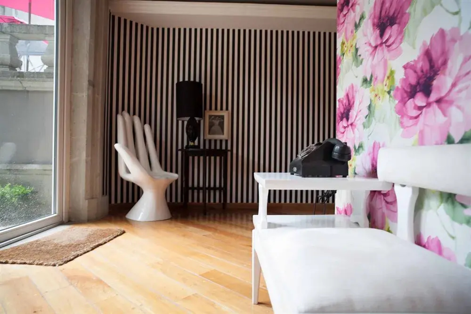Pug Seal B&B Coyoacan