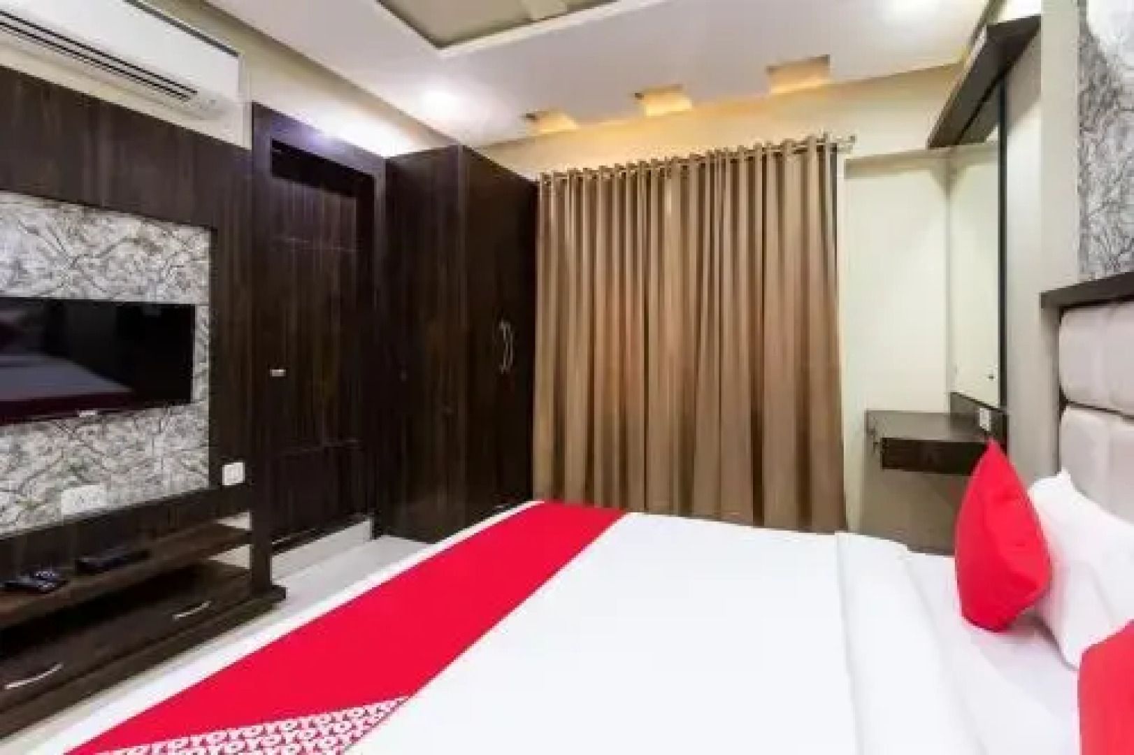 Ganga Paradise by OYO Rooms
