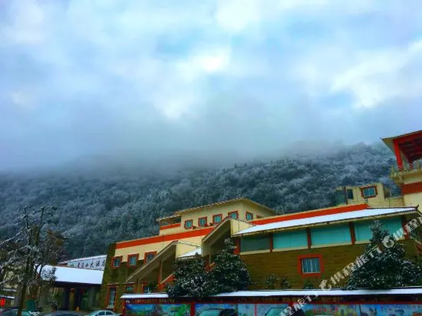 Huaying Mountain Hotel