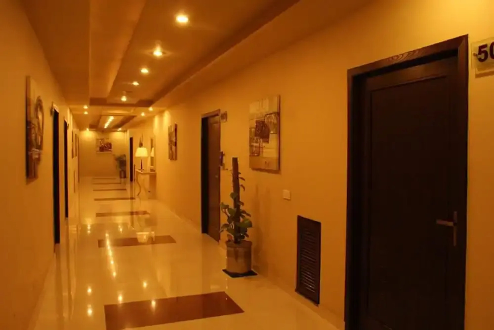 Grand Regent Hotel & Suites