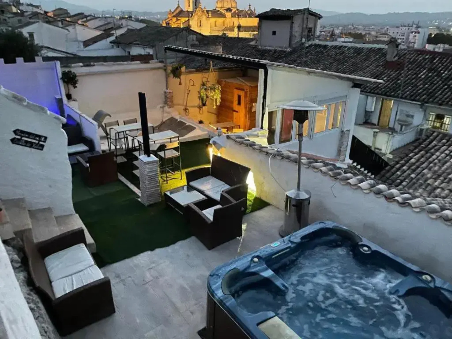 Fortress Jacuzzi Suites