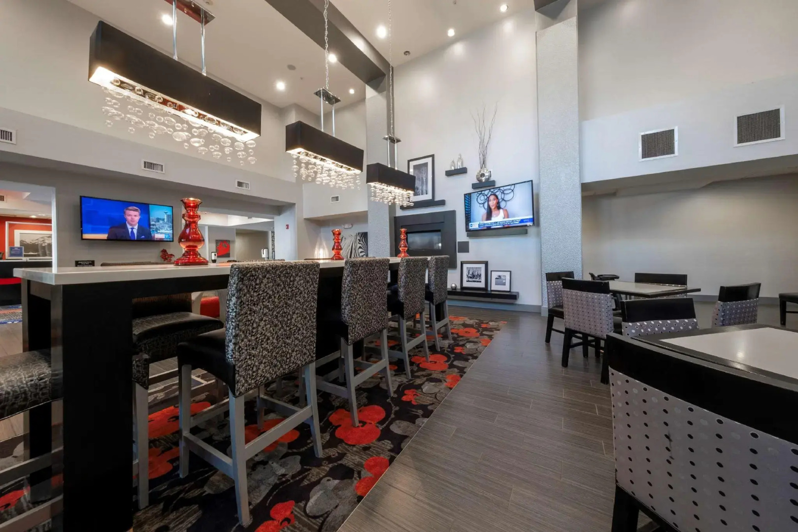 Hampton Inn & Suites DuPont