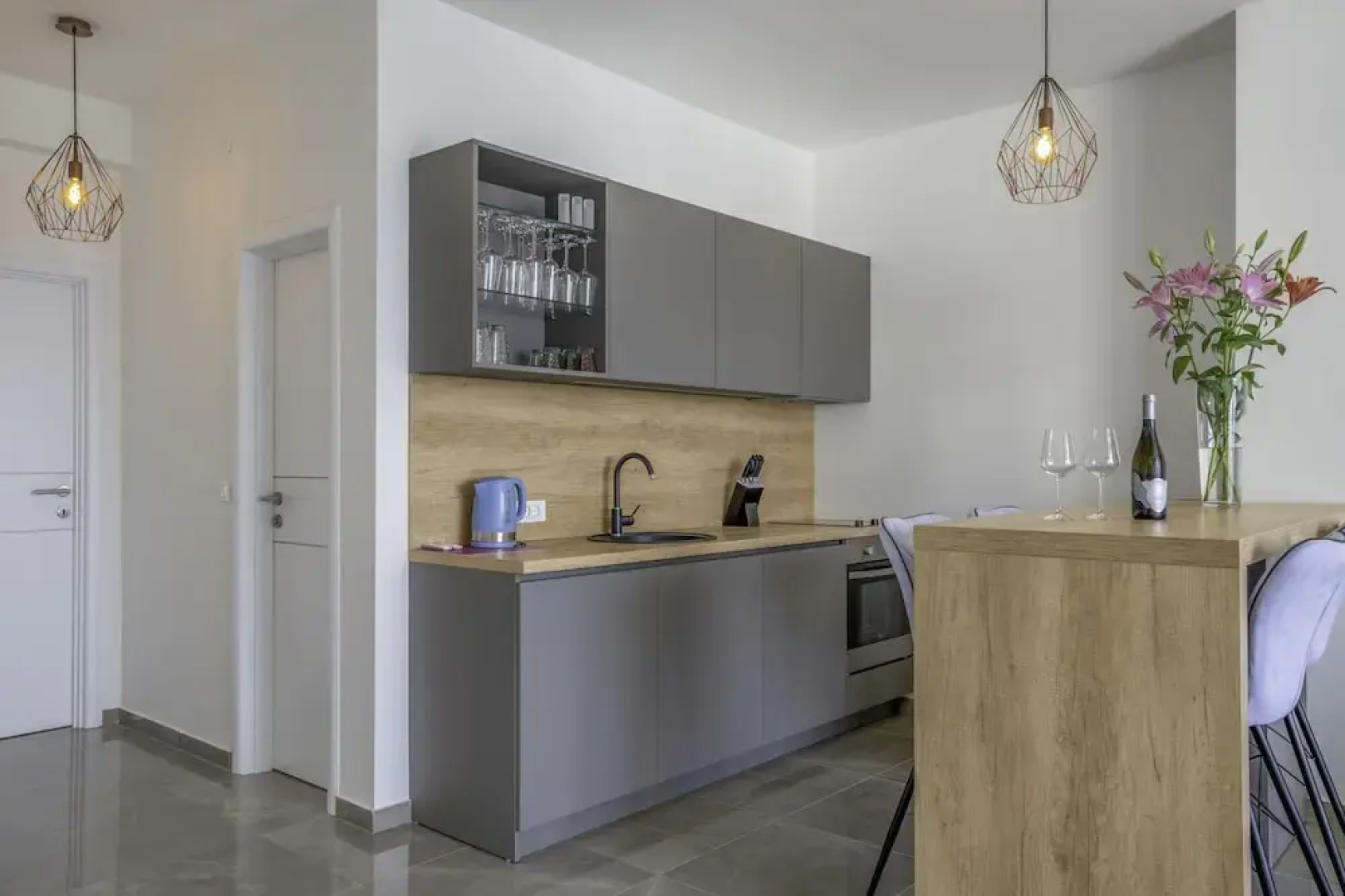 Boutique Pine Tree Resort Luxury Aparments & Restaurant