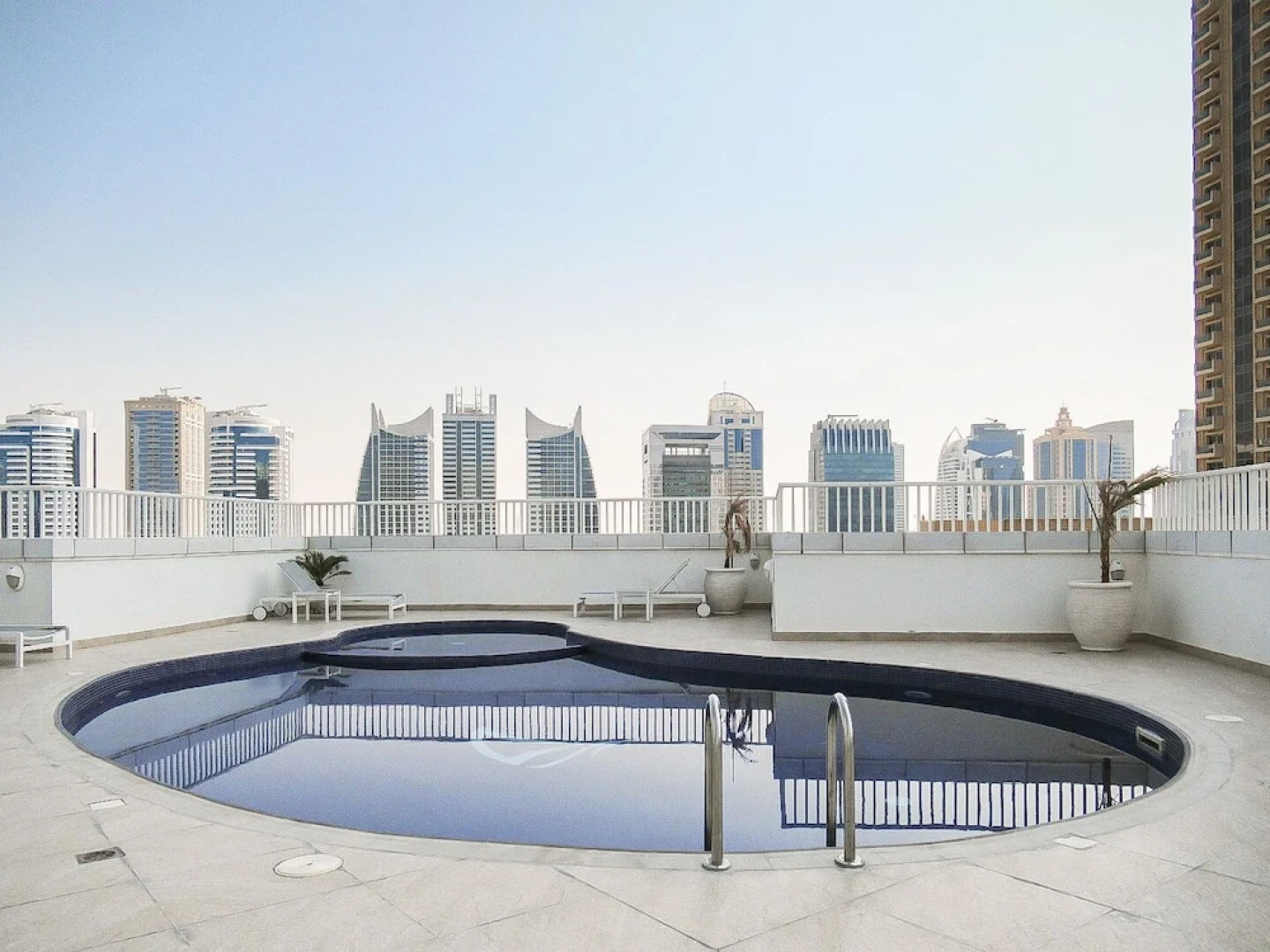Warm & Spacious 2BR in The Famous Dubai Marina
