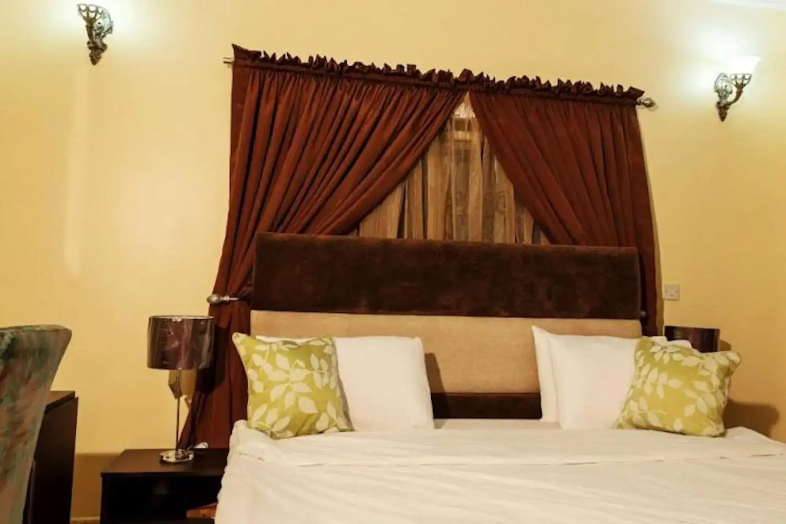 Topaz Luxury Suites & Apartments