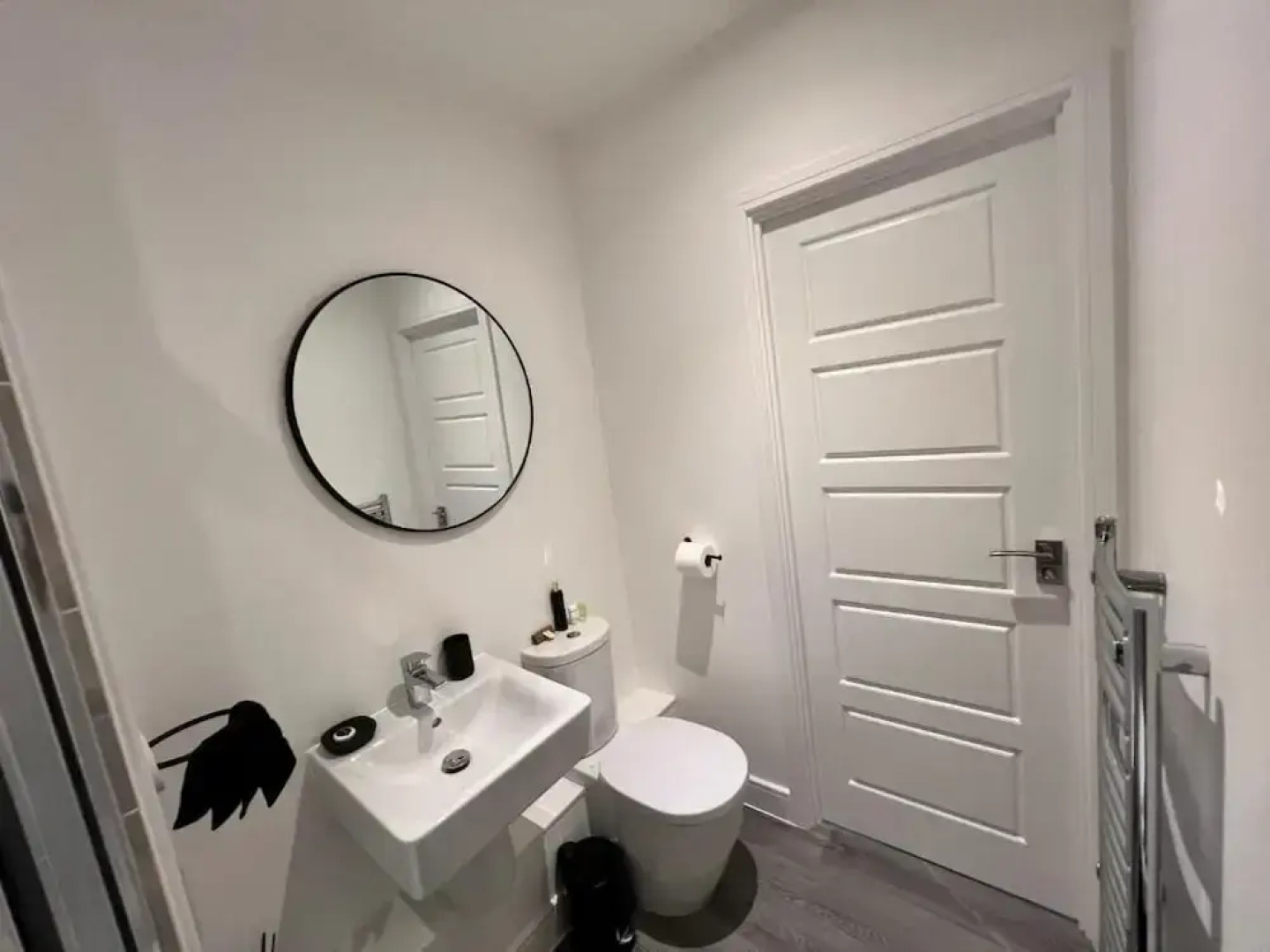 Modern 2 Bedroom Apartment