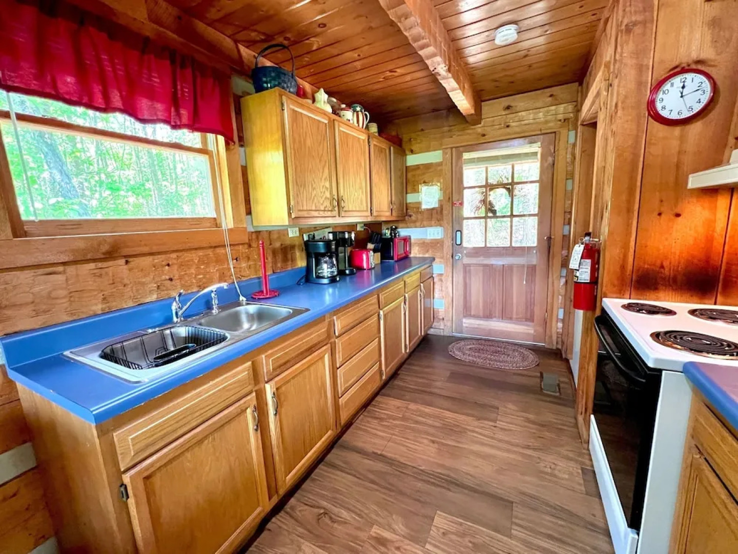 Bearadise Found 2 Bedroom Cabin by RedAwning