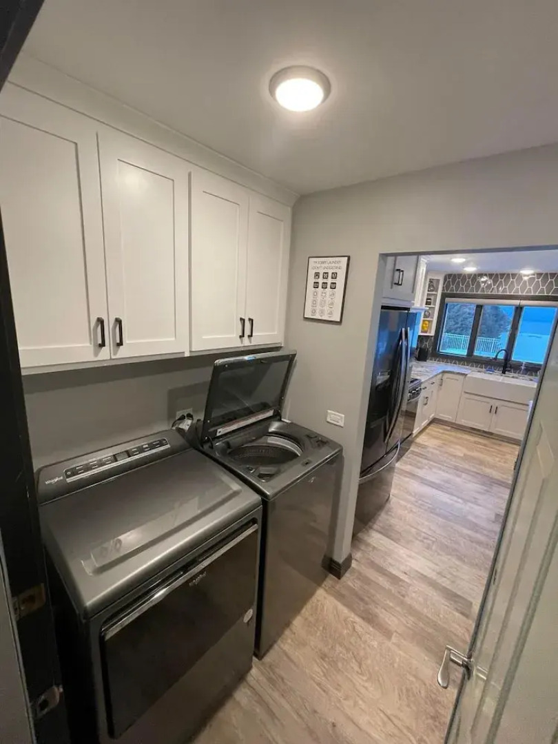 Freshly Updated Lake Michigan Home With Pool