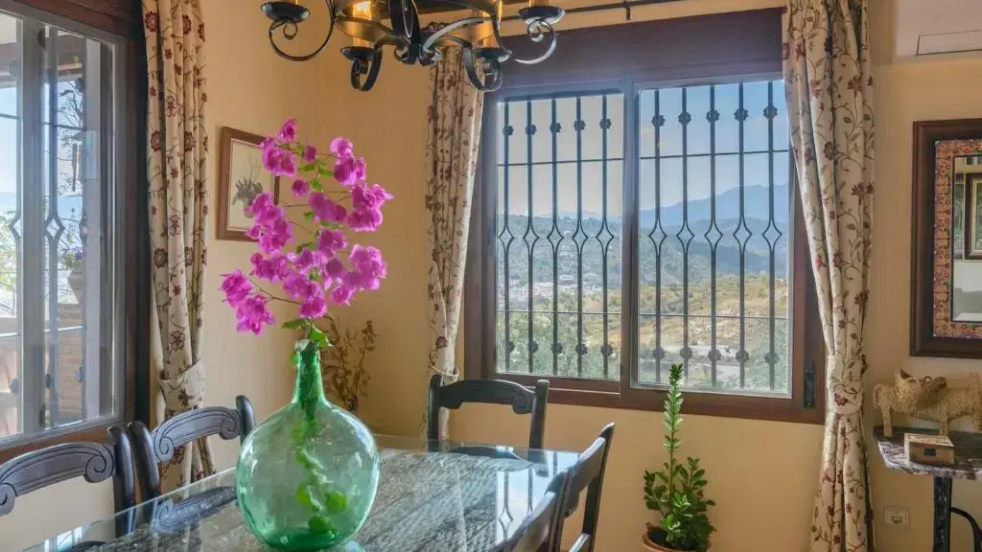 Villa Luz de Luna Guaro by Ruralidays