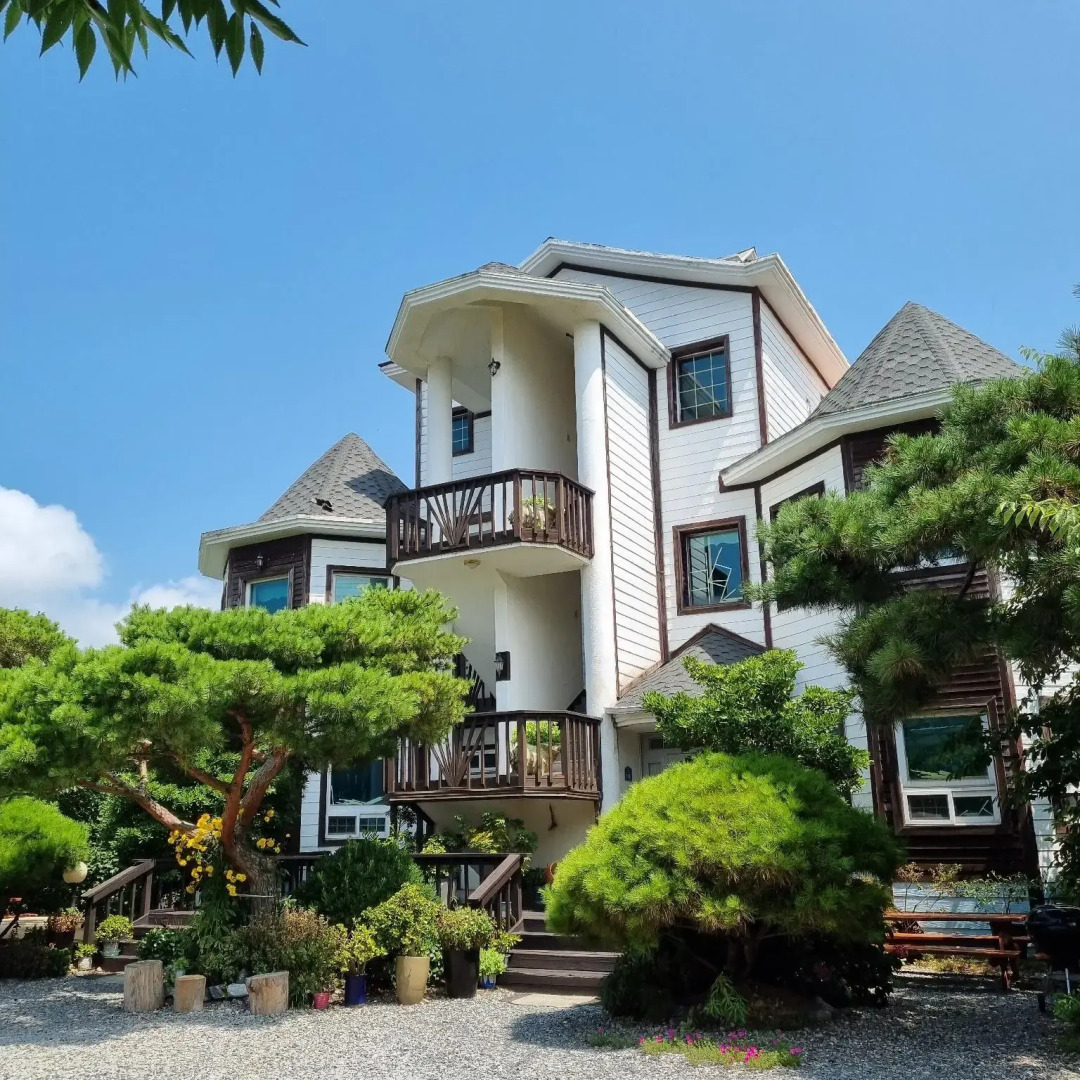 Anmyeondo Bada Sarang Naksi Pension