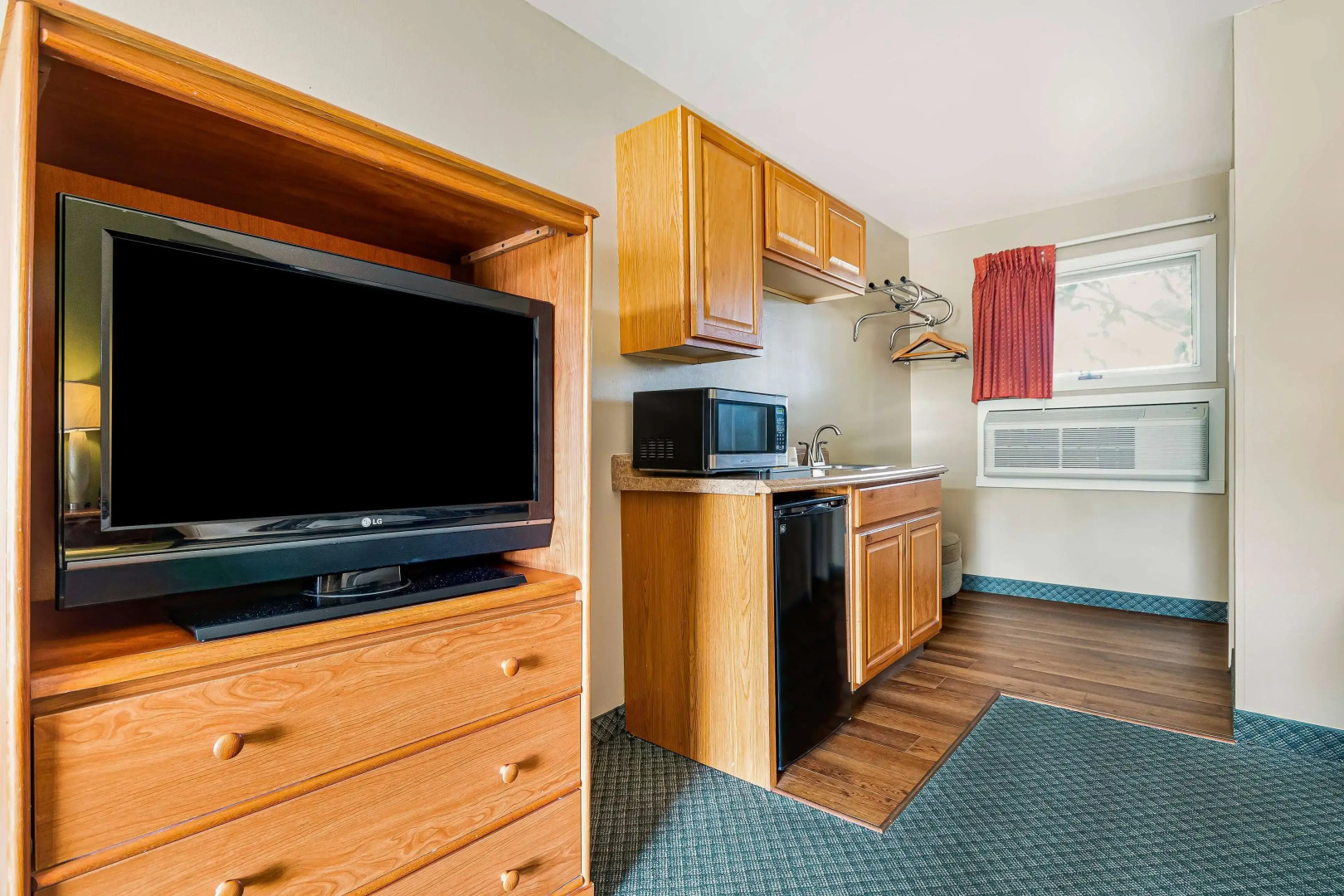 Super 8 by Wyndham Lake George/Downtown