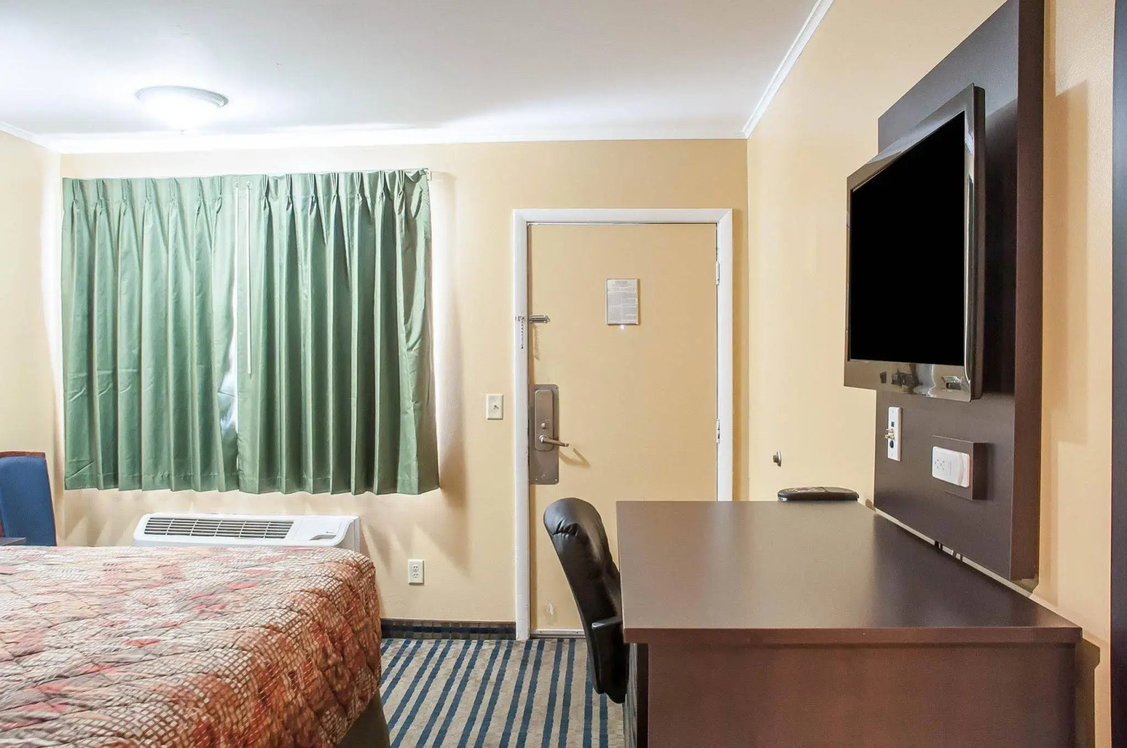 Amherst Inn & Suites