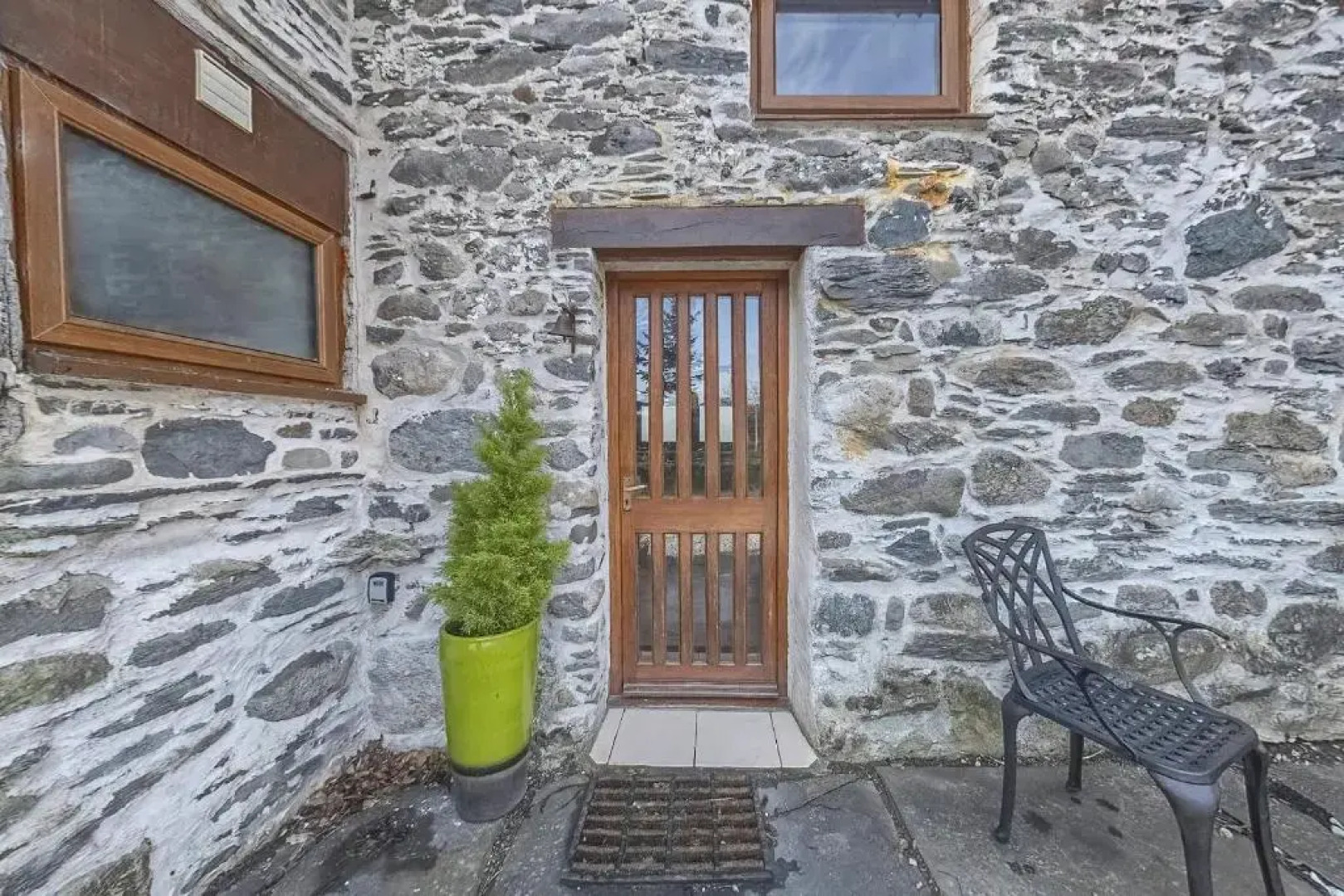 Beautiful 16th Century Ty Cerrig Cottage, set in stunning grounds with great views