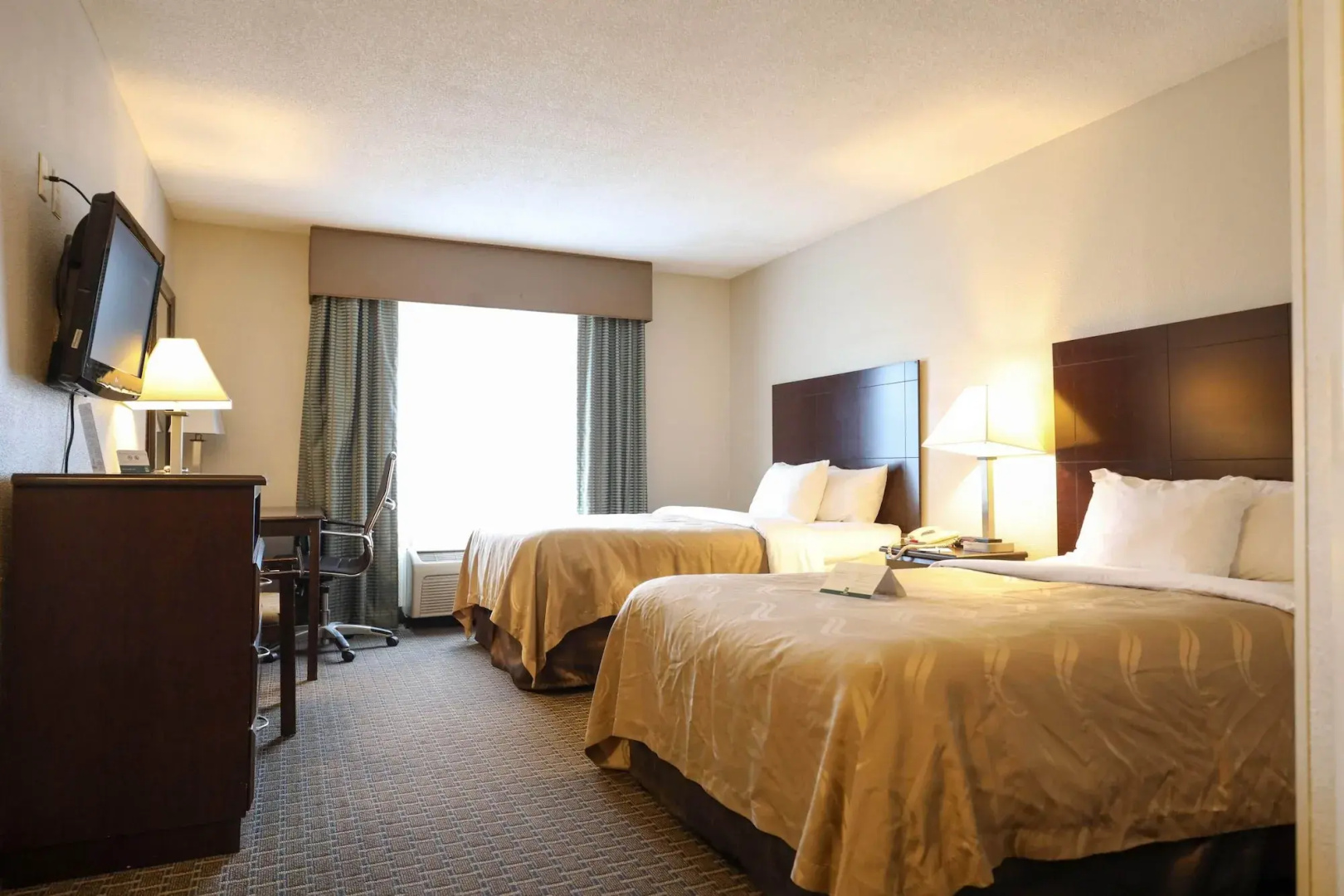 Copley Inn & Suites By OYO Akron OH