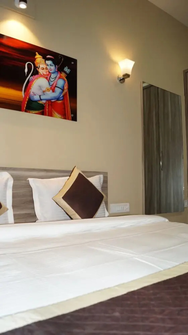 RnB ShantiNiketan, Salasar