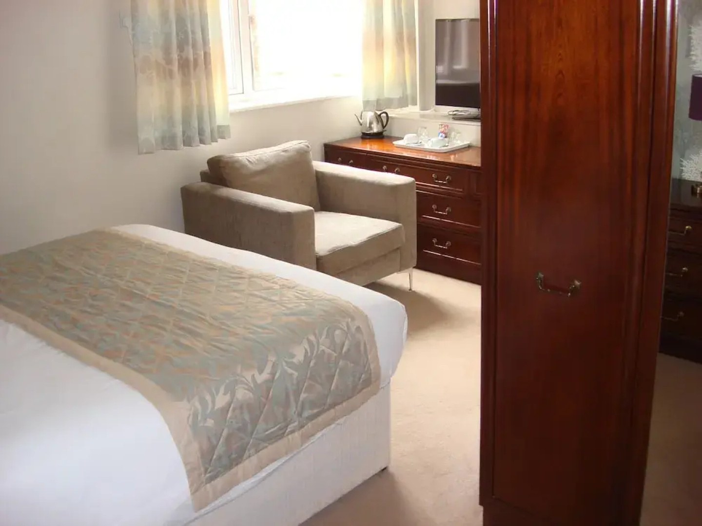 Yellow Mountain Hotel