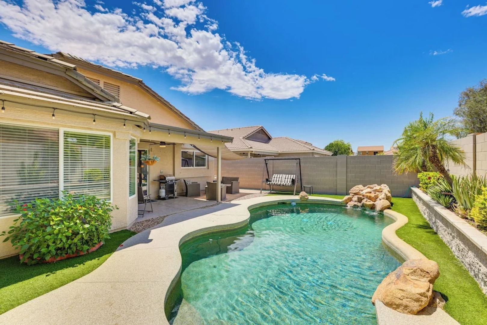 Private Pool & Patio: Home in Surprise!