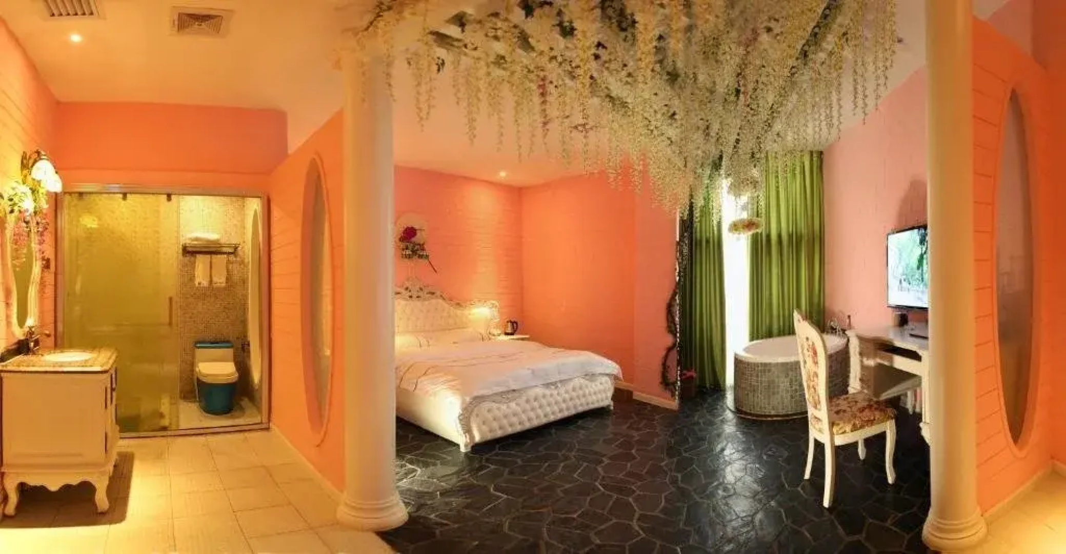 Zhuzhou Love Hotel