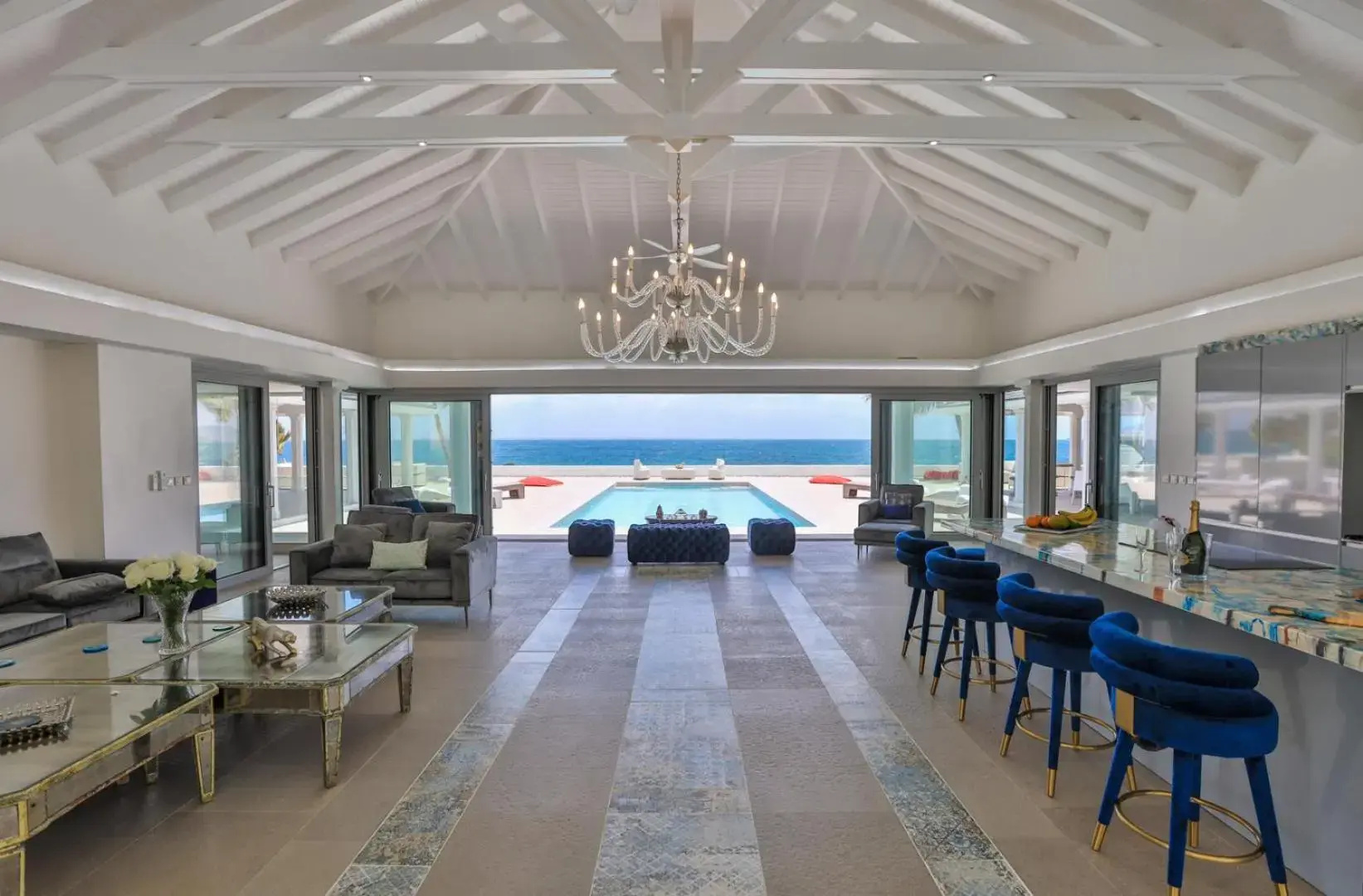 5 BR Luxe Oceanfront Escape for Groups Families Chef Service inkl
