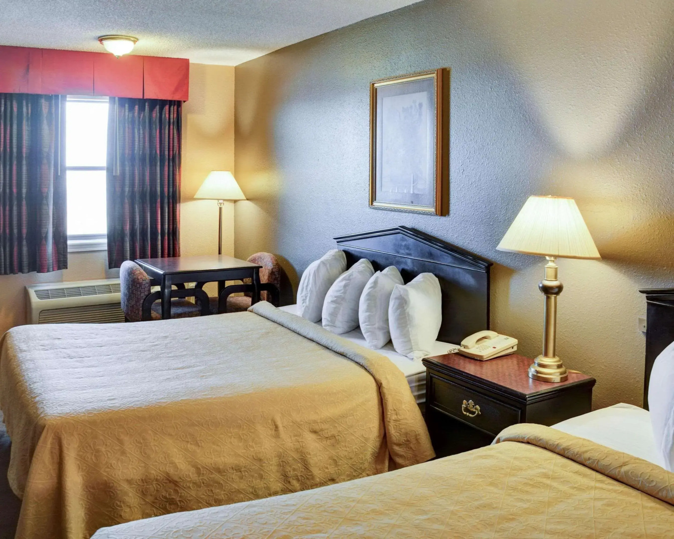 Quality Inn & Suites Hot Springs-Lake Hamilton