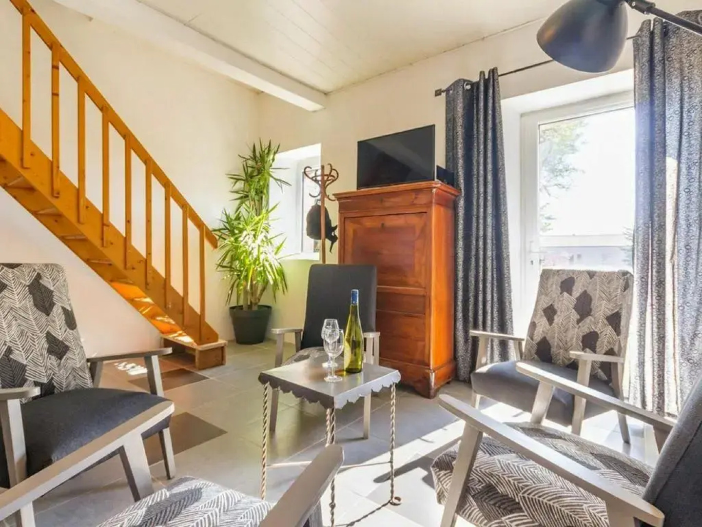 Gîte Monnières, 2 pièces, 4 personnes - FR-1-306-985