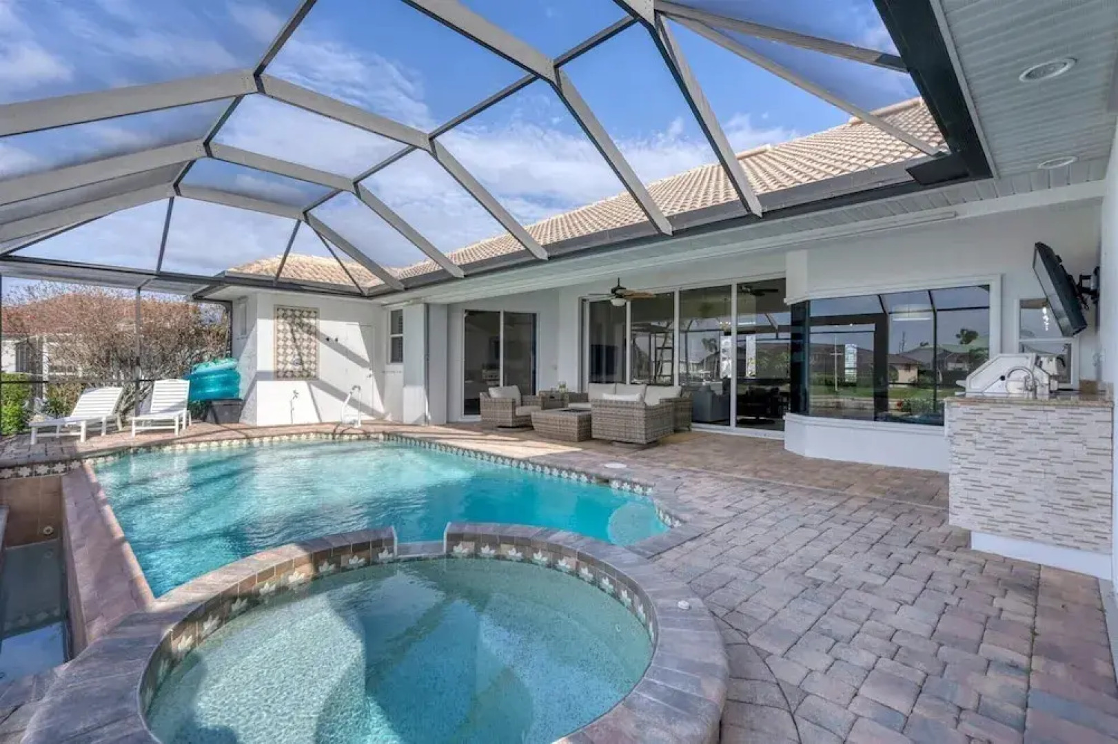 3337 Sandpiper Drive