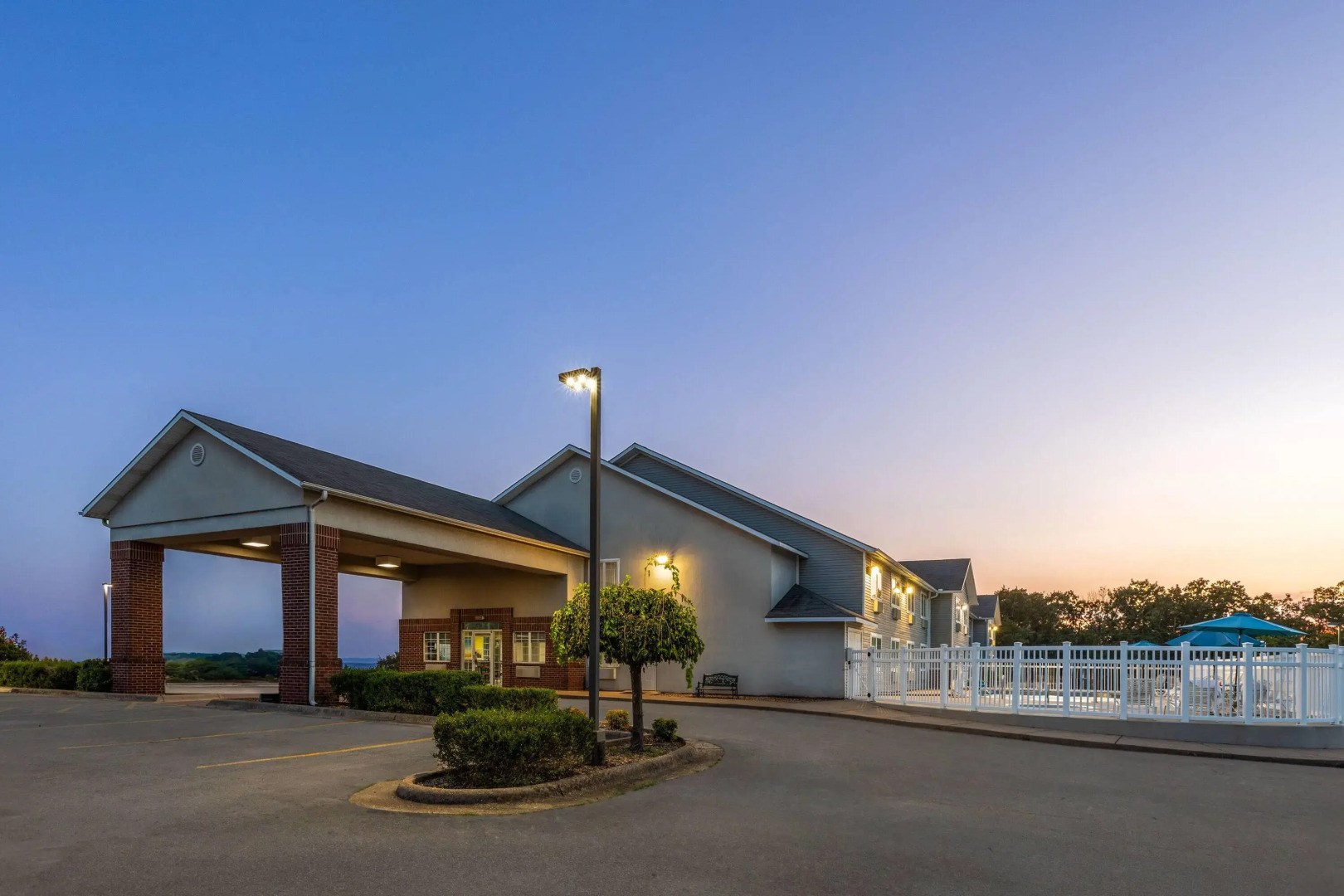 Days Inn by Wyndham Mountain Home