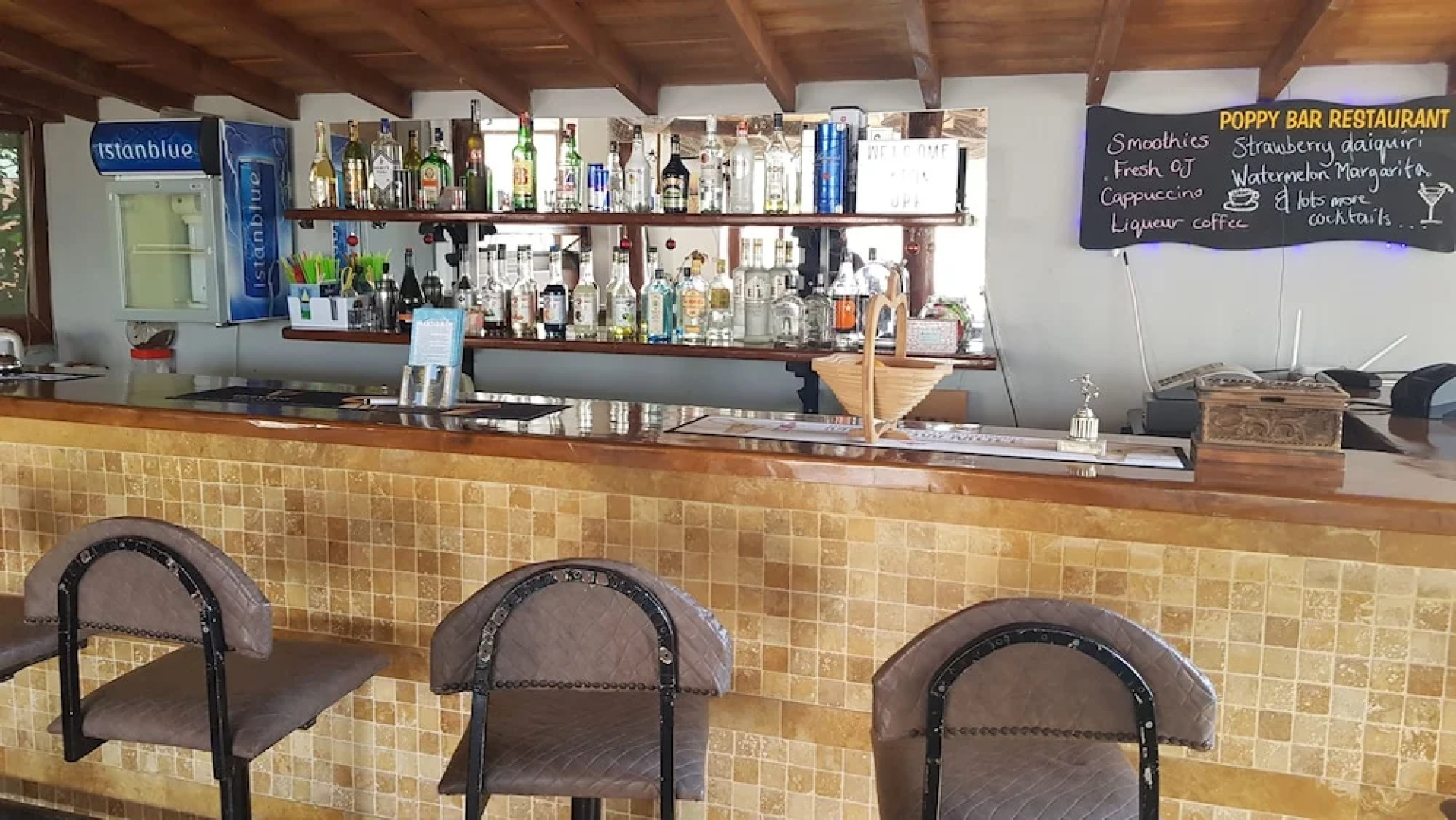 Poppy Apart Hotel