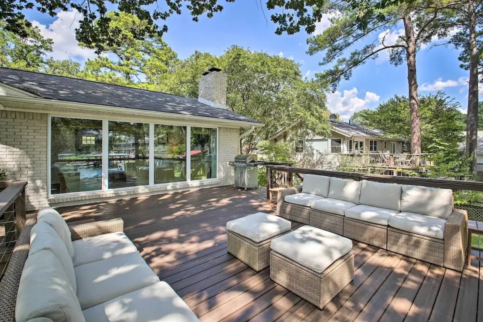 Deck, Fire Pit: Waterfront Lake Hamilton Home